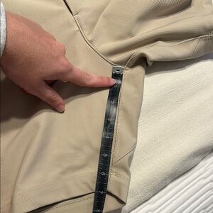 Lululemon Men’s Commission Classic-Fit in Trench